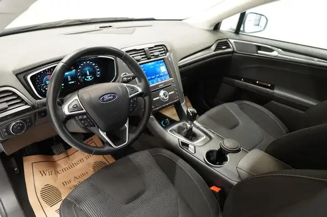 Ford Mondeo view 13