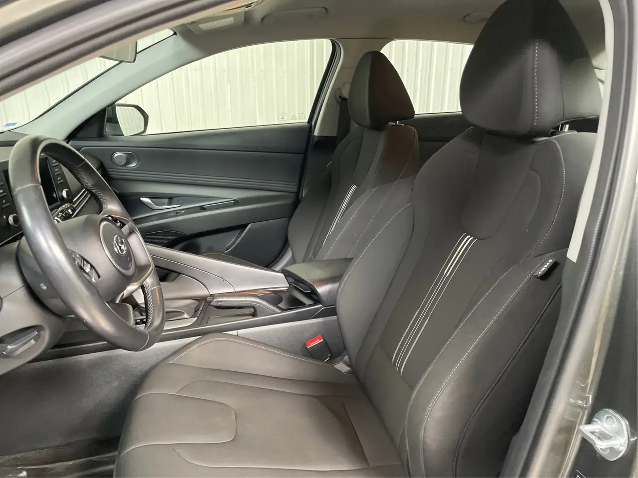 Hyundai ELANTRA снимка Hyundai ELANTRA