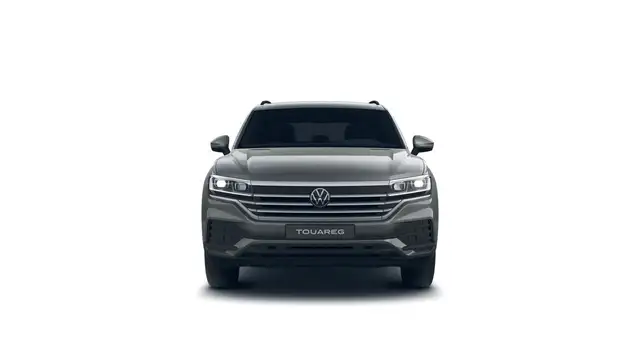 Volkswagen Touareg view 4