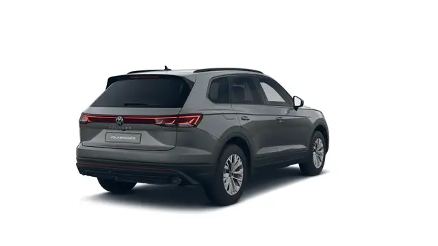 Volkswagen Touareg view 6