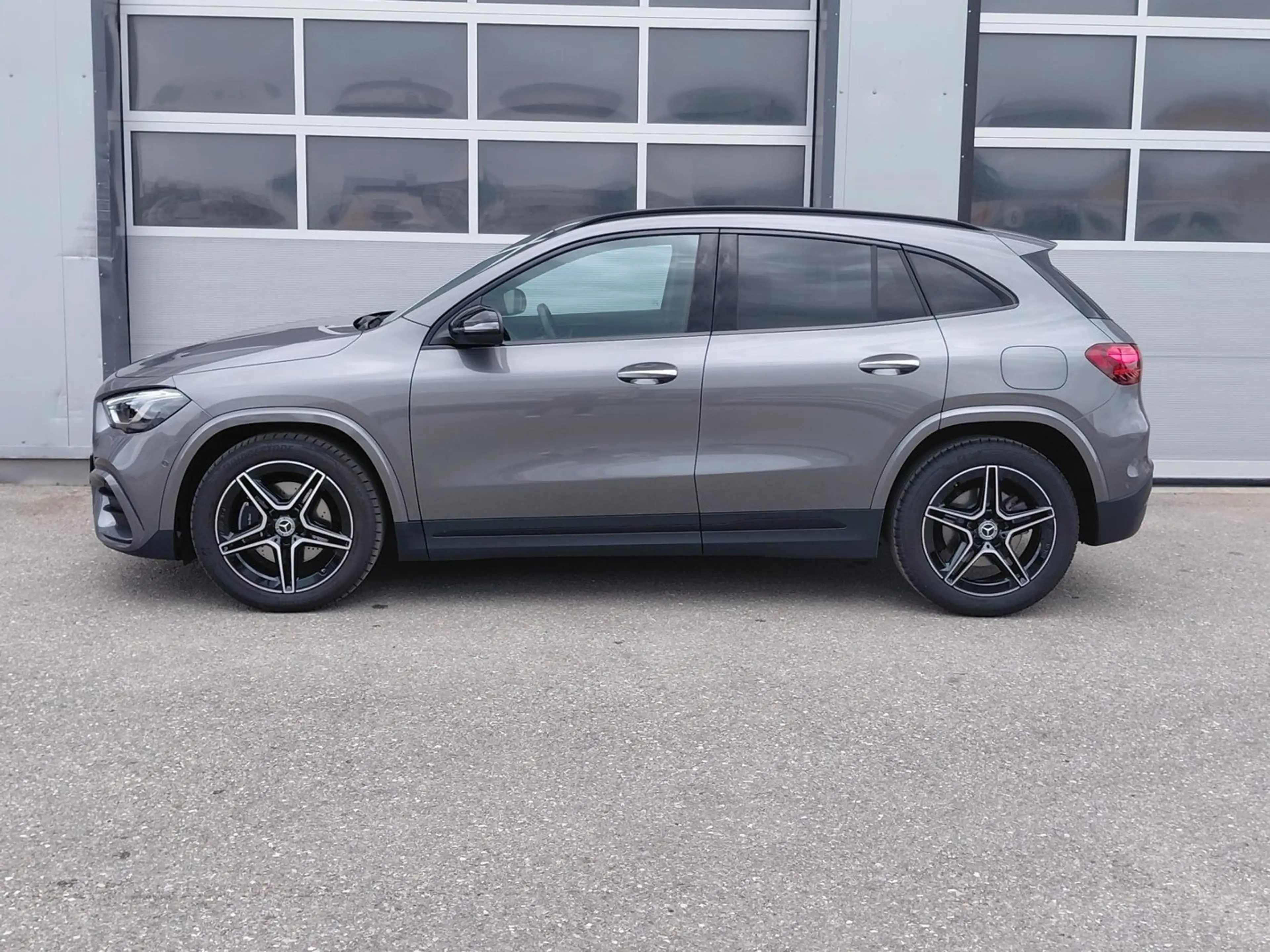 Mercedes-Benz GLA 220 4M AMG Adv.+/adp.Fwk/Memo/TotW/Multibeam — photo 4