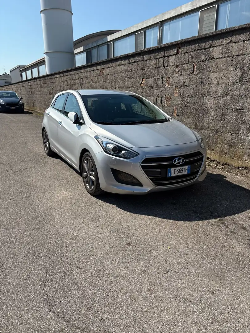 Hyundai i30 5p 1.6 crdi Sport 136cv auto - 1