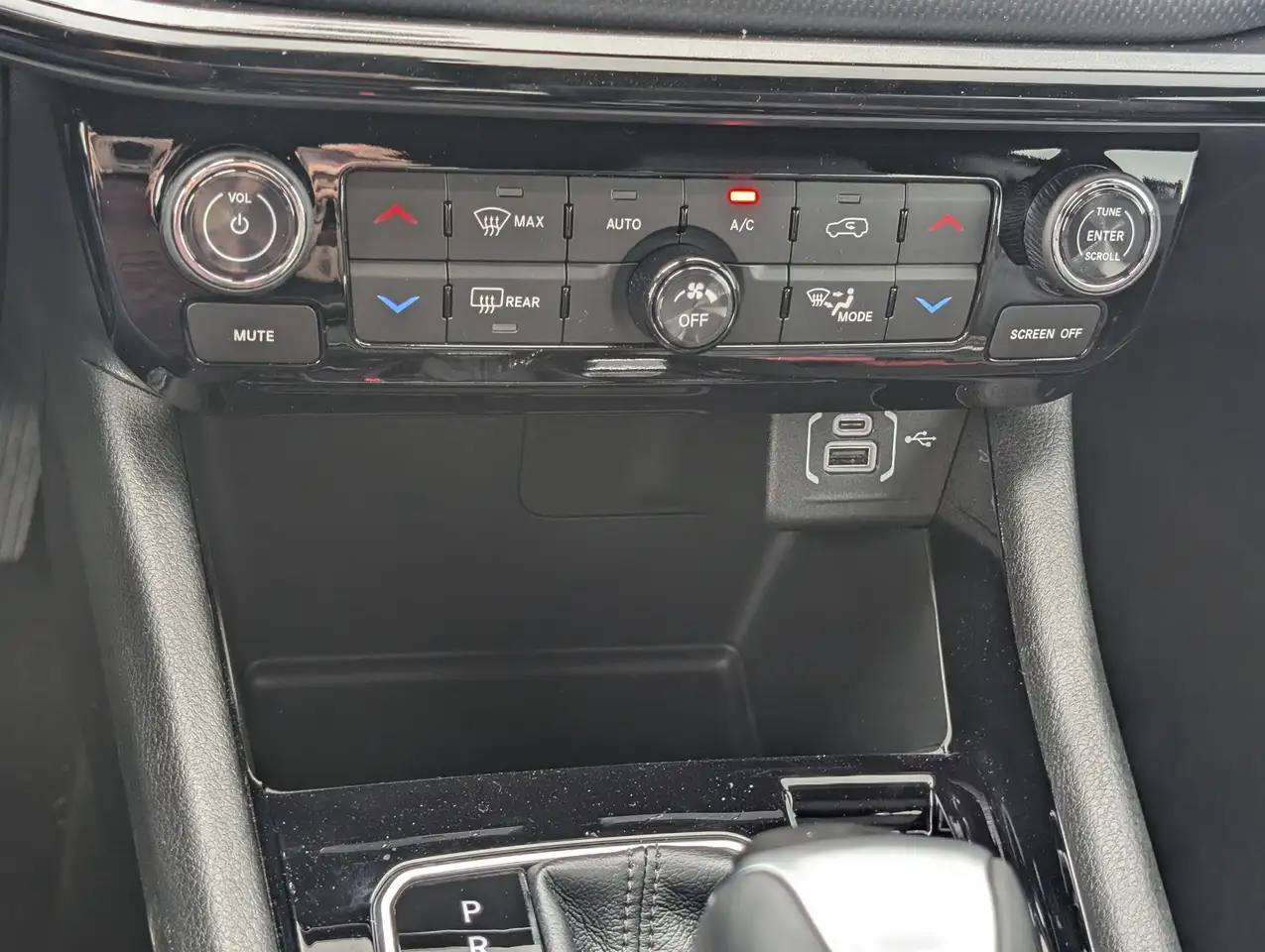 Jeep Compass photo Jeep Compass