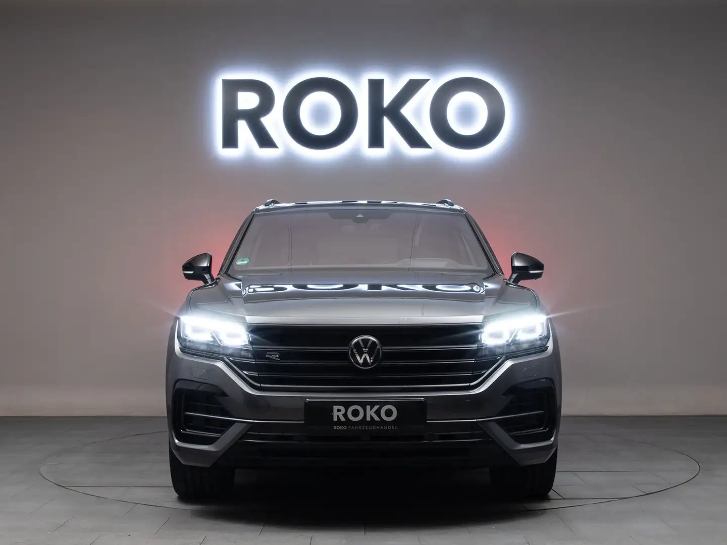 Volkswagen Touareg R-Line DYN Massage 360°Matrix HuD.StandH Grijs - 2