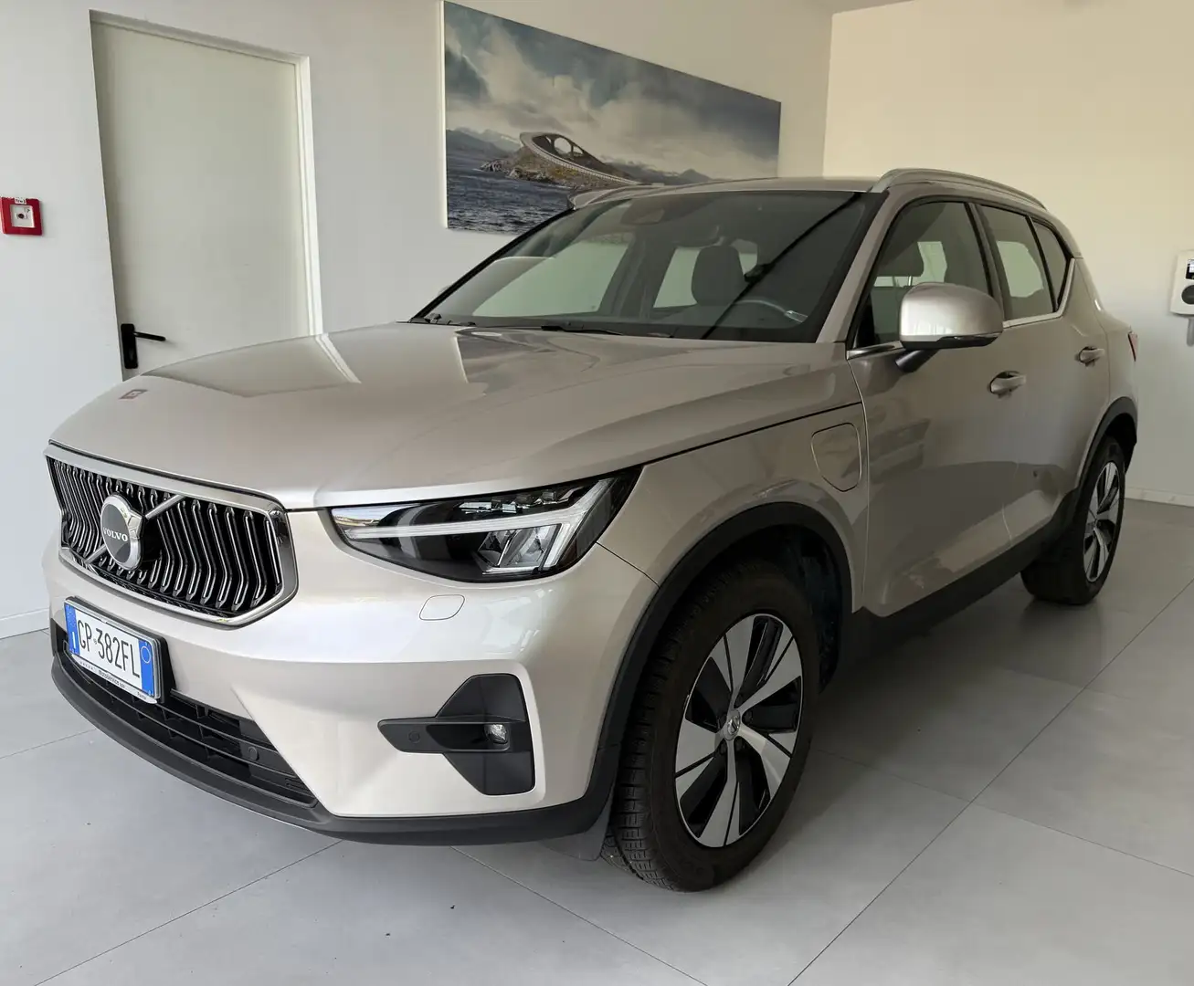 Volvo XC40 T5 Recharge Plug-in Hybrid automatico Core Zlatá - 1