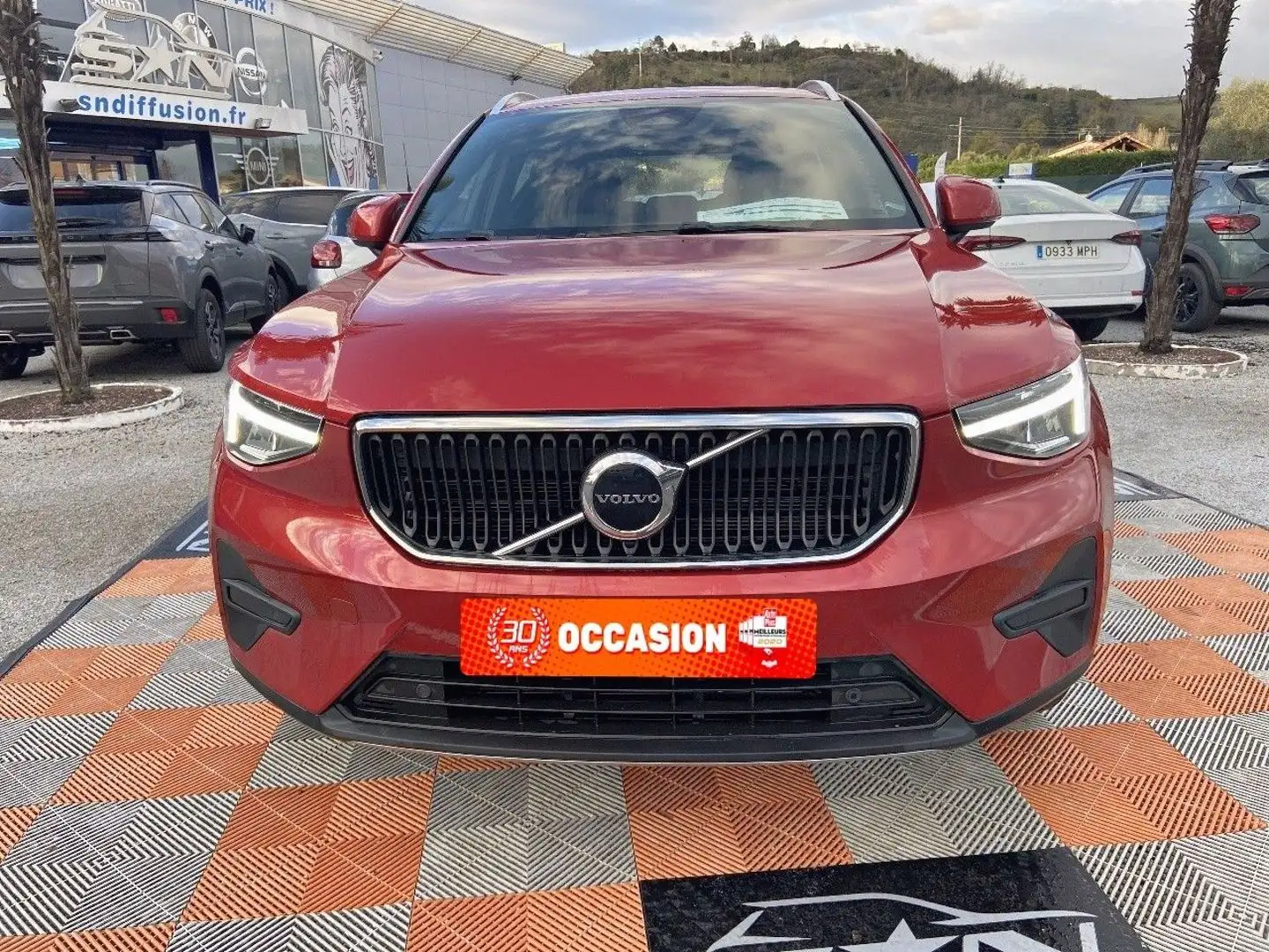 Volvo XC40 2.0 MHEV 163 BVA CORE Caméra JA 18\u0026amp;quot; Hayon Rouge - 2