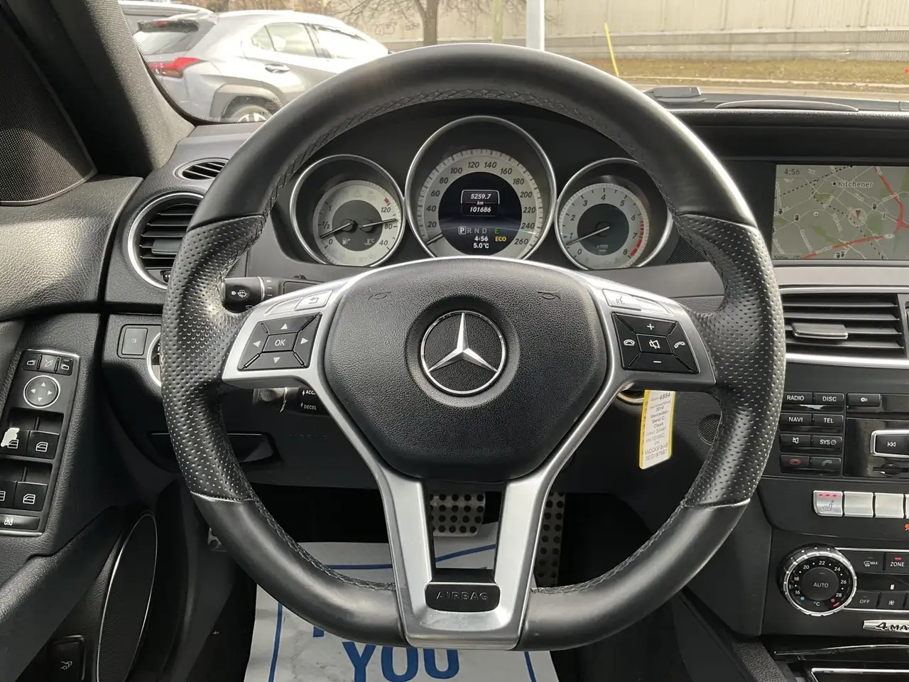 Mercedes-Benz C-Class снимка Mercedes-Benz C-Class