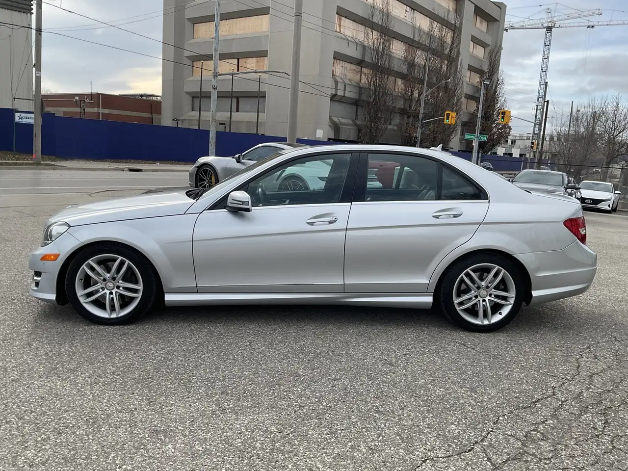 Mercedes-Benz C-Class снимка Mercedes-Benz C-Class