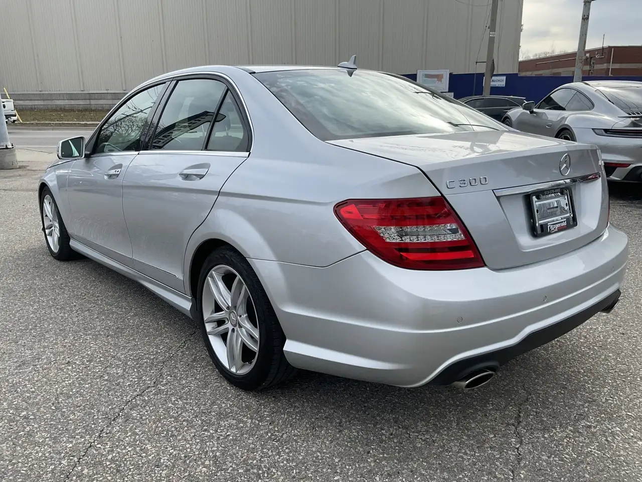 Mercedes-Benz C-Class снимка Mercedes-Benz C-Class