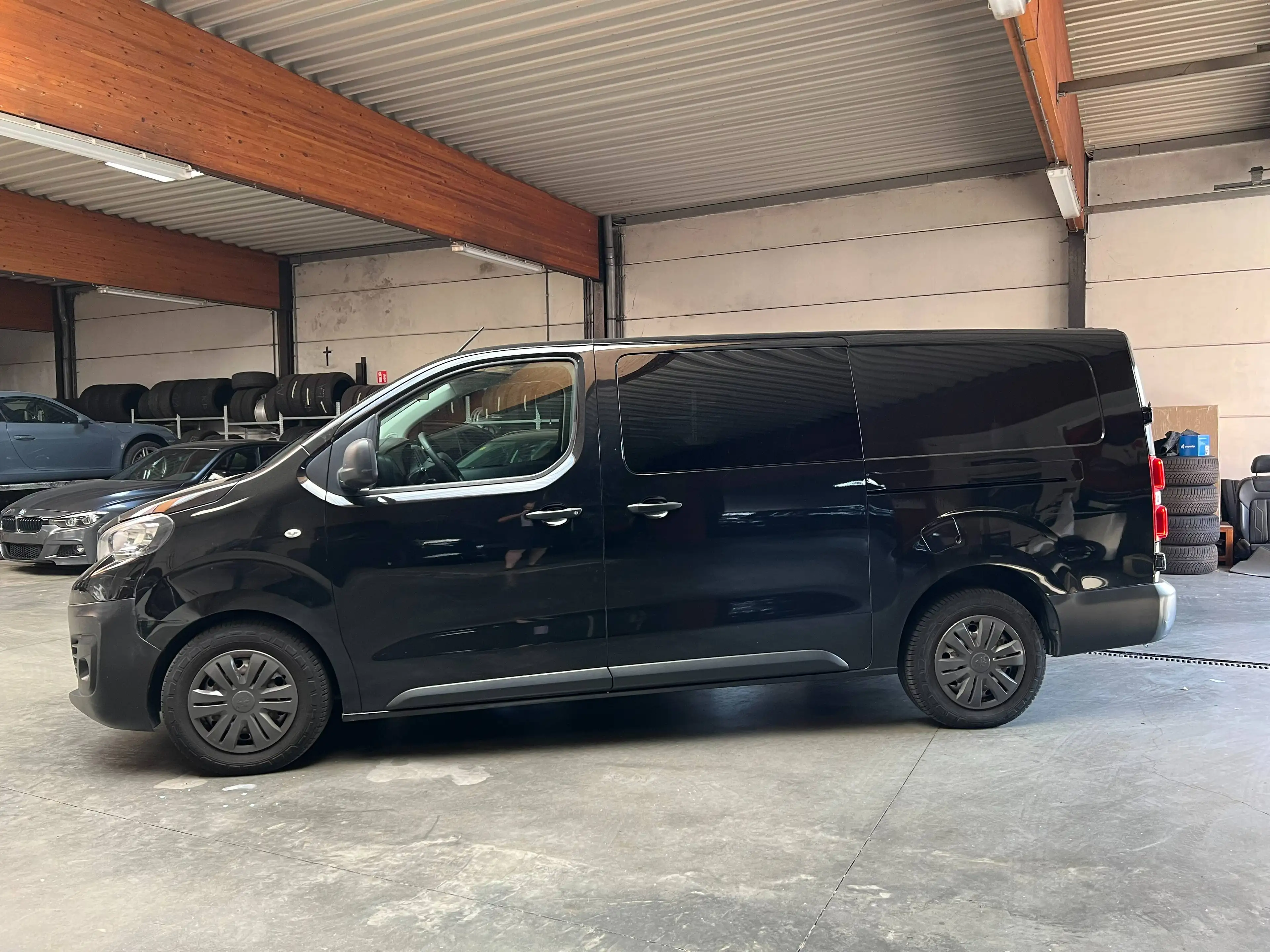 Peugeot Expert 2.0 HDi ** DUBBELE CAB *** 6 PL ** 2 schuifdeuren **