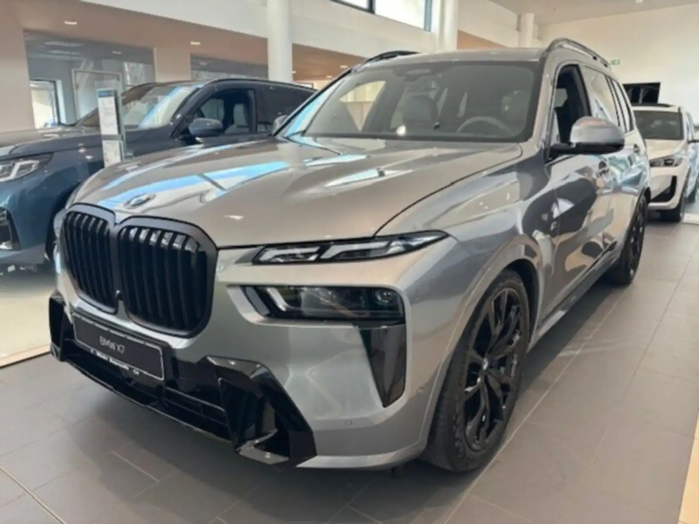 BMW X7 xDrive40d M Sportpaket Grau - 2