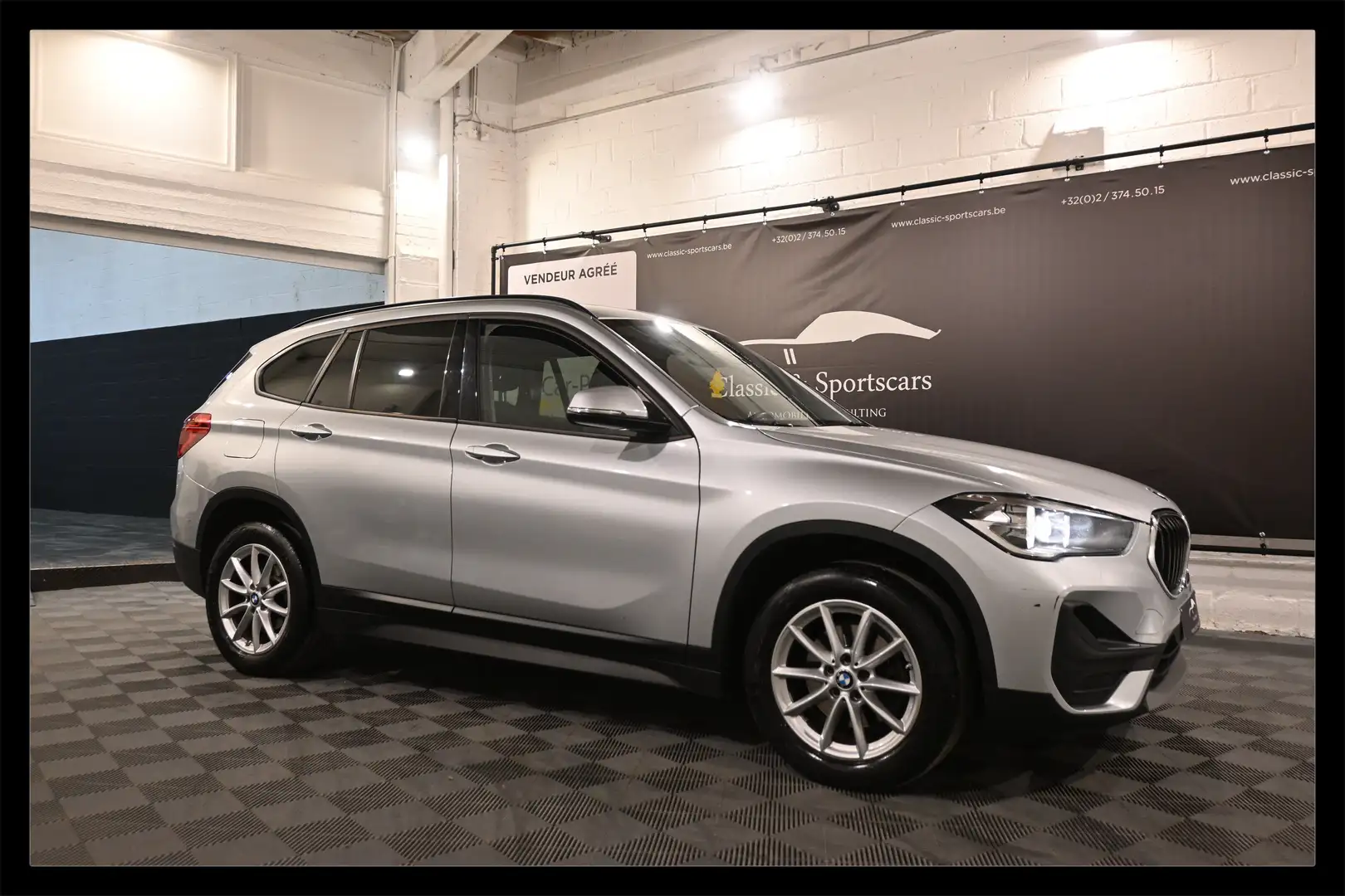 BMW X1 1.5iA sDrive18 EURO 6d / FACELIFT / AUTO 7 / PDC Zilver - 1