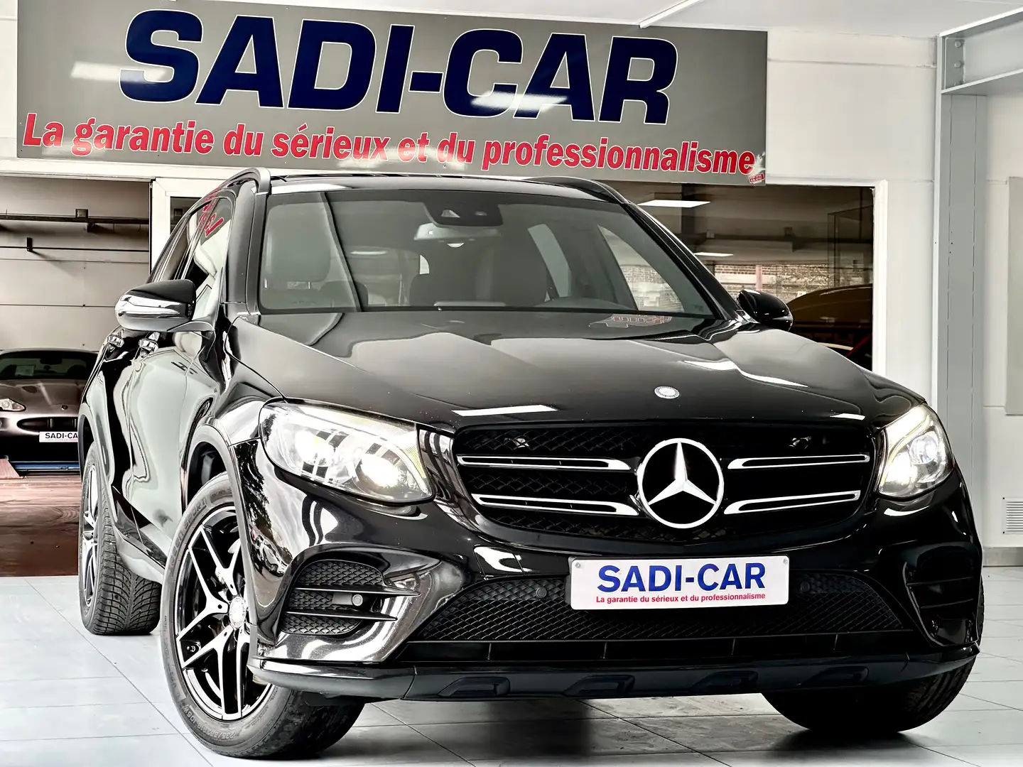 Mercedes-Benz GLC 220 d 163cv 4-Matic - AMG LINE EDITION Noir - 1