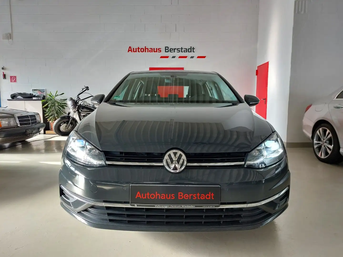 Volkswagen Golf Lim. Service+TÜV Neu*Navi*LED-Scheinwerfer Grau - 2