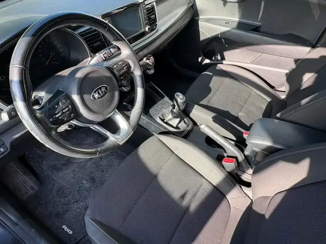 Kia Rio view 11