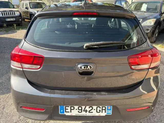 Kia Rio view 4