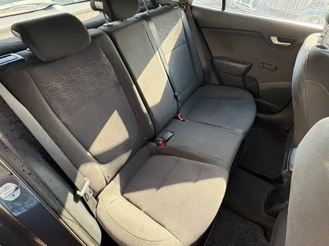 Kia Rio view 8