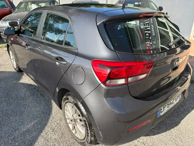 Kia Rio view 3