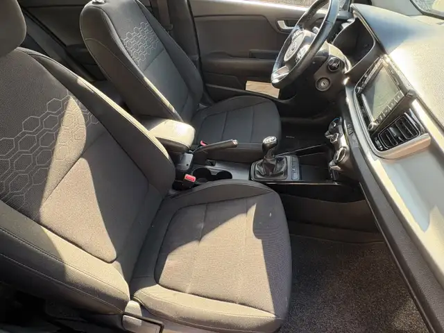 Kia Rio view 10