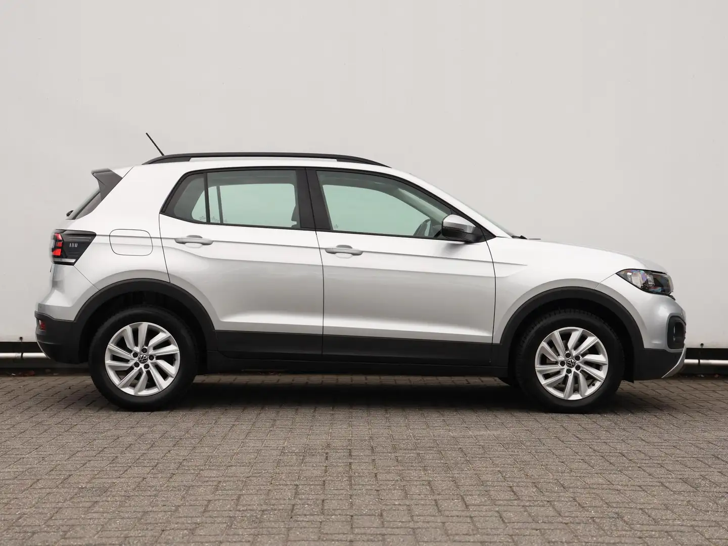 Volkswagen T-Cross 1.0 TSI Life 95PK | Led | Navigatie | Airco | Came Gris - 2