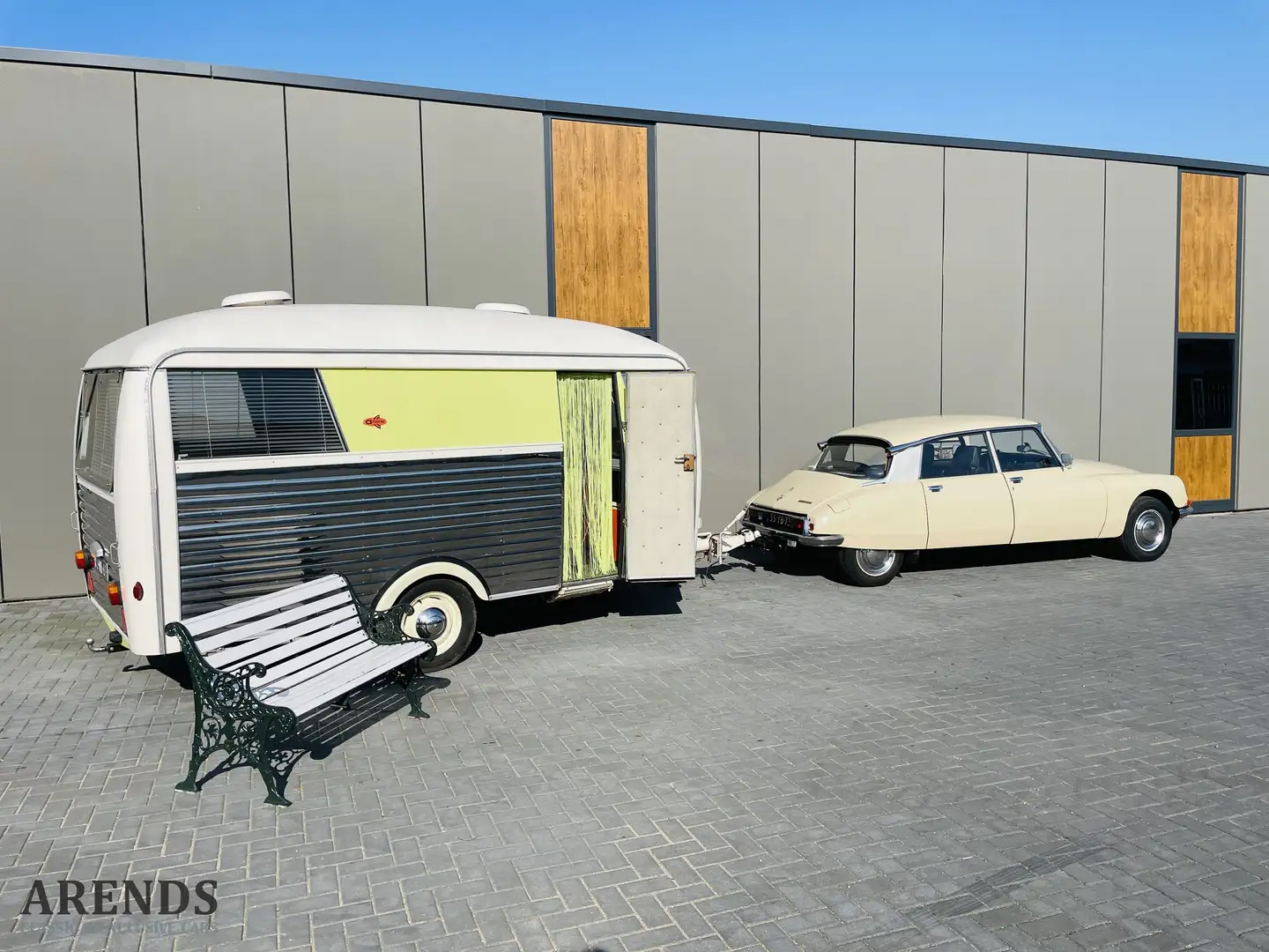 Citroen DS DS20 met Arverne Caravan Bej - 2