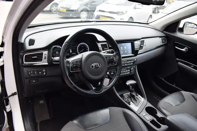 Kia Niro view 4