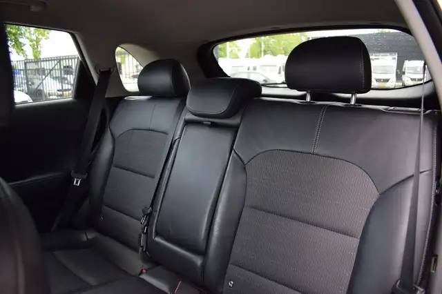 Kia Niro view 6