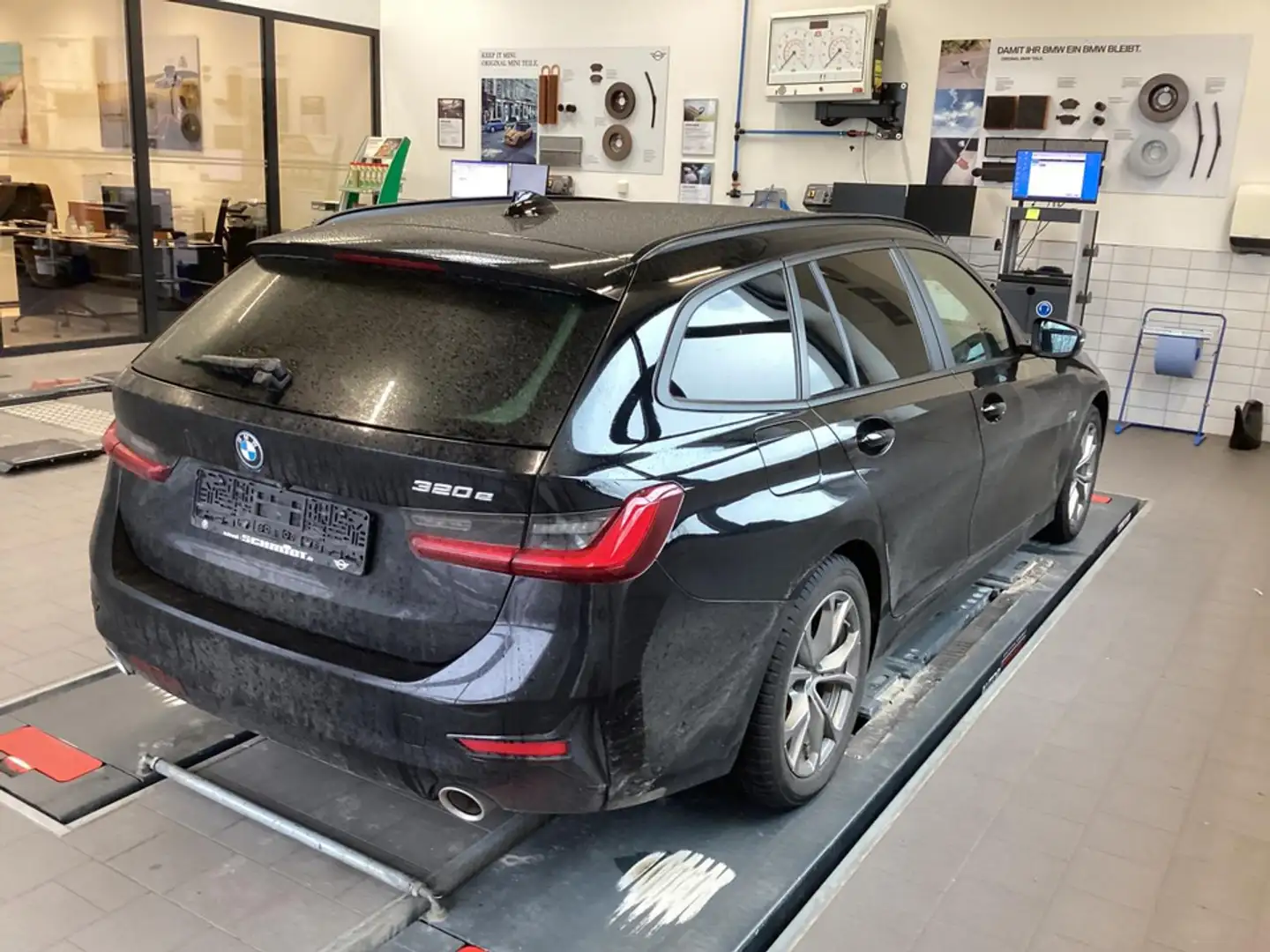 BMW 320 e Touring Advantage + GARANTIE Noir - 2