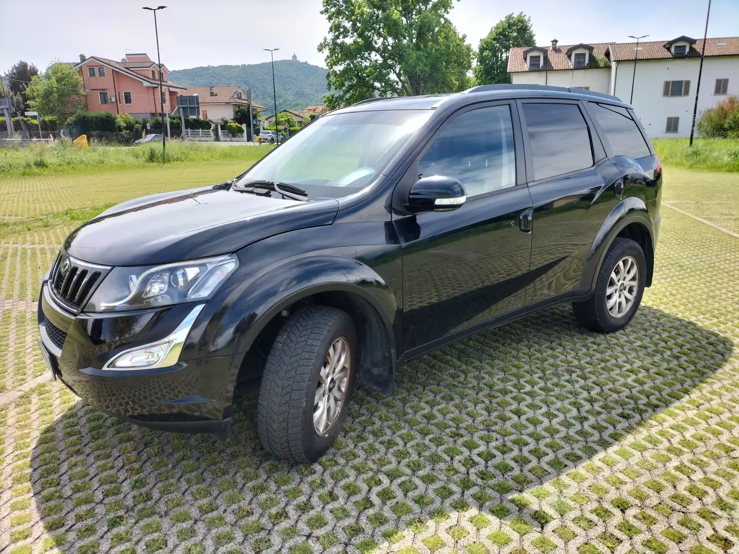 Mahindra XUV500 AWD W8  M1 7 POSTI Nero - 1