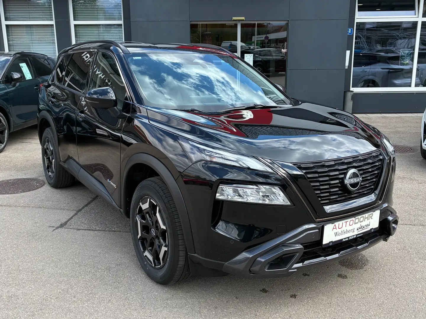 Nissan X-Trail 1,5 VC-T e-Power 4ORCE Allrad N-Trek 7 Sitzer Schwarz - 2