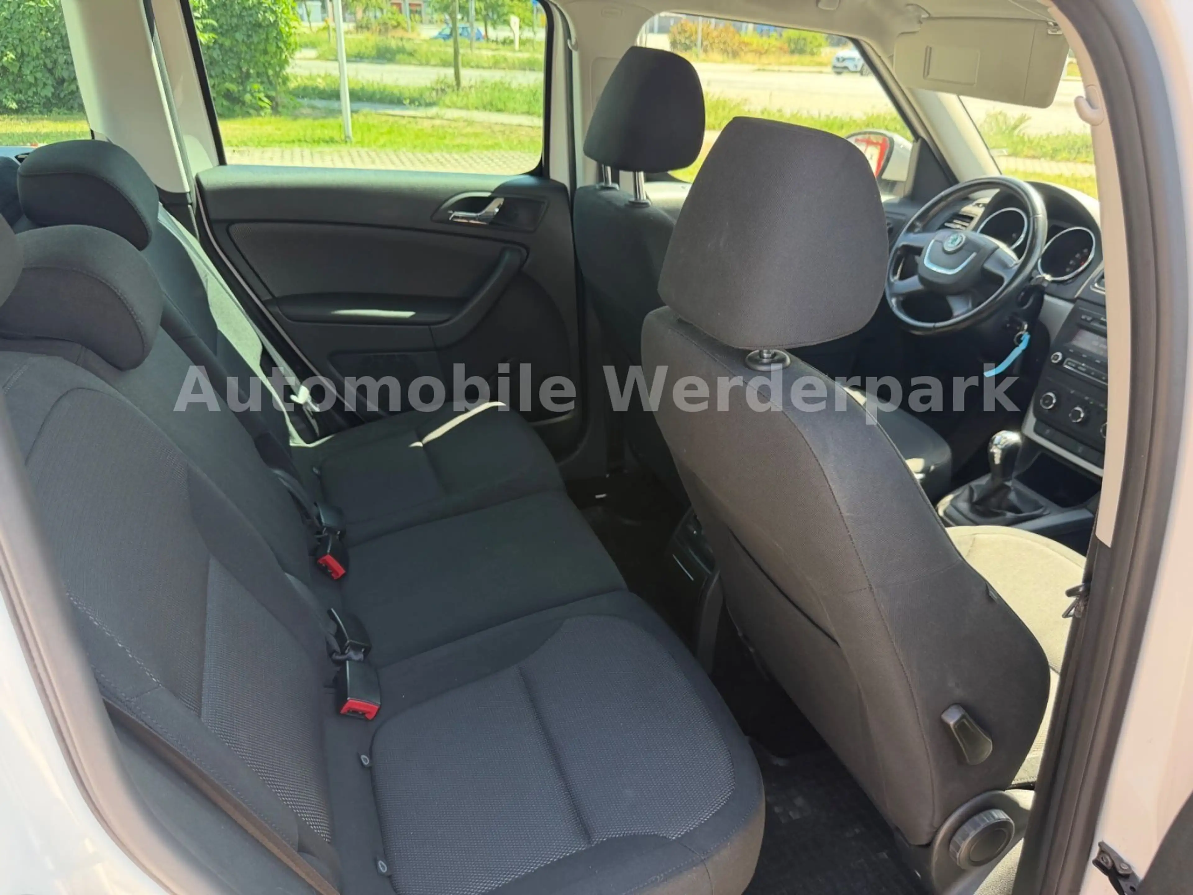 Skoda Yeti Ambition — photo 11