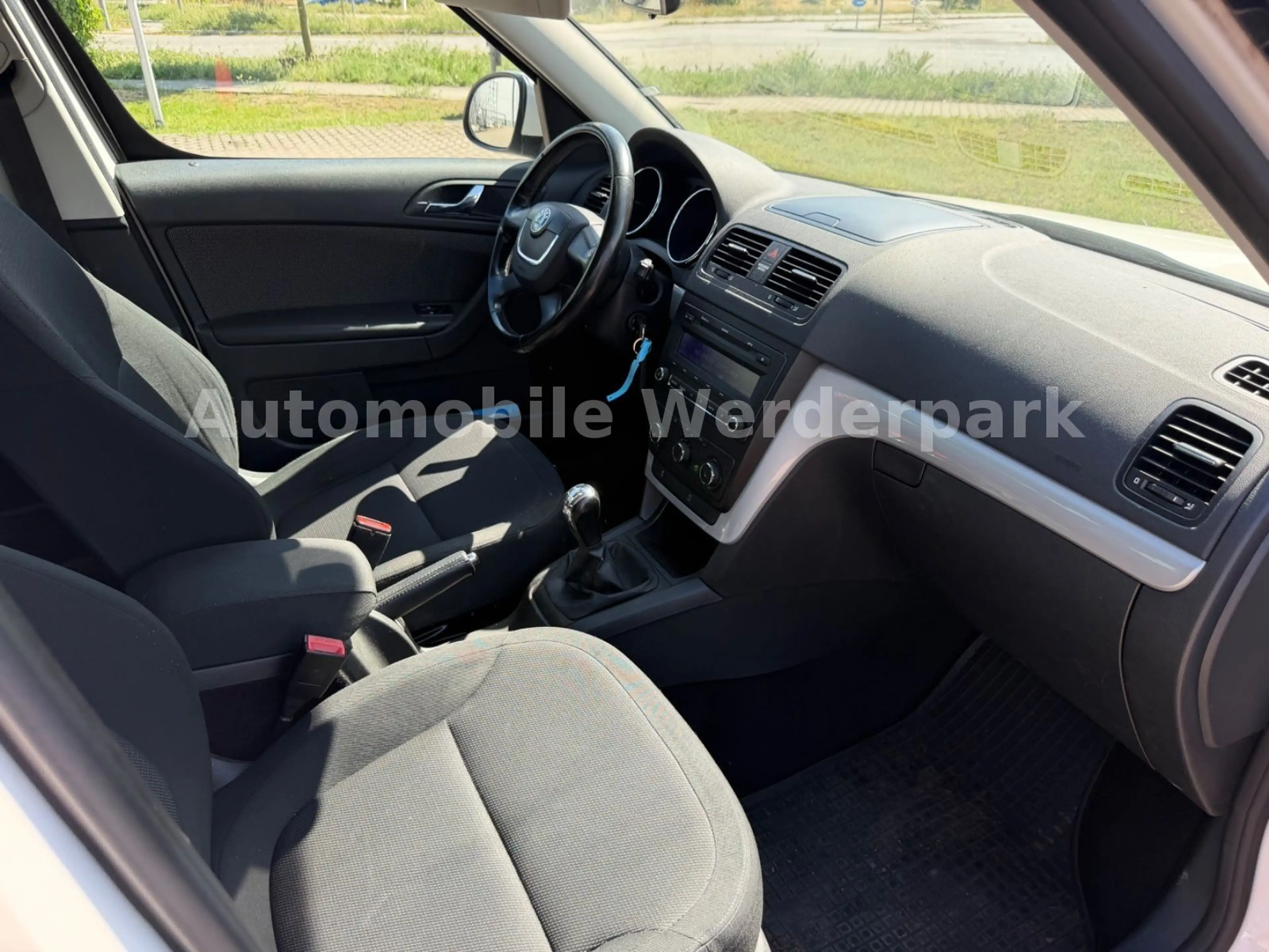 Skoda Yeti Ambition — photo 10