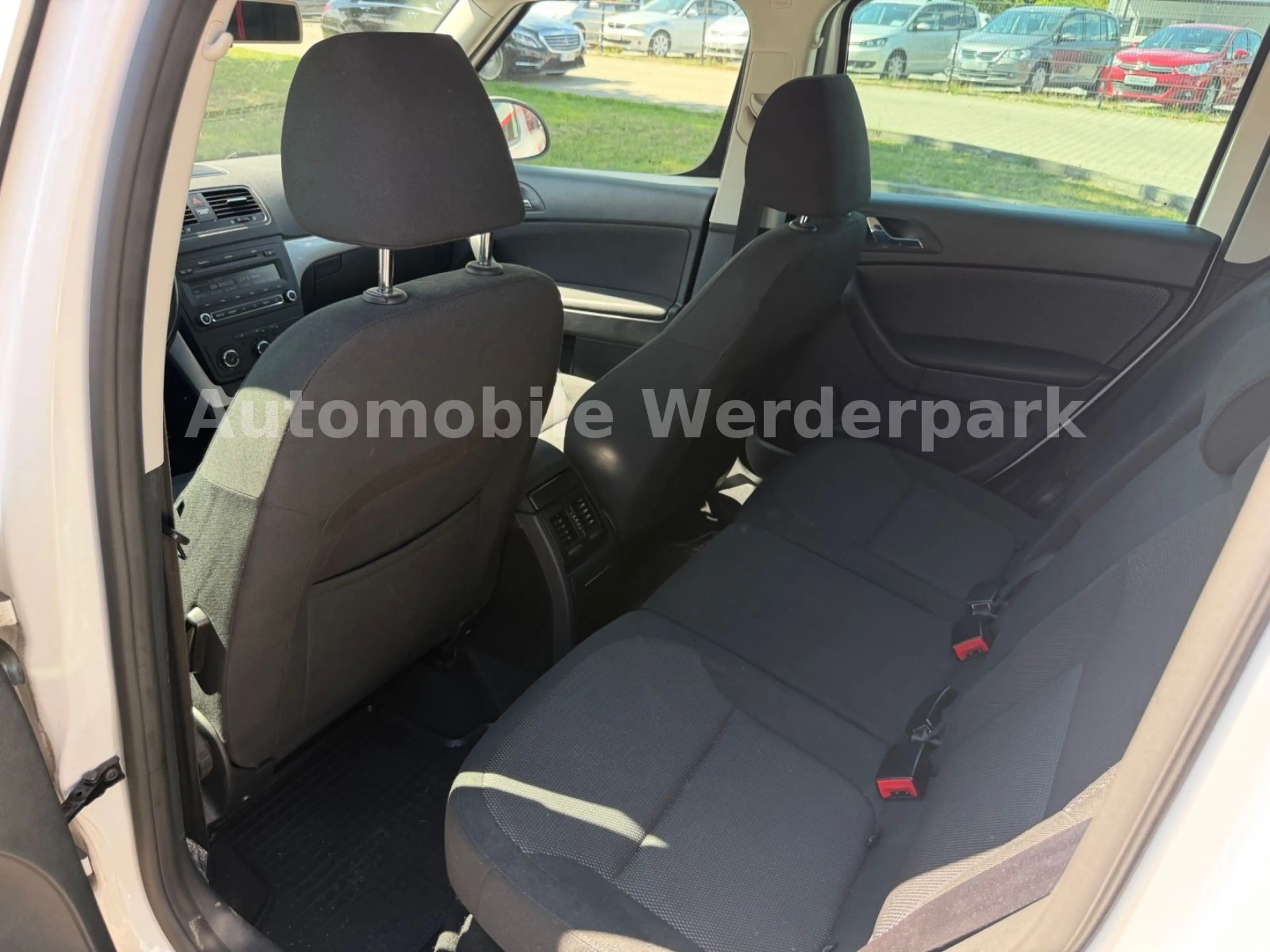 Skoda Yeti Ambition — photo 12