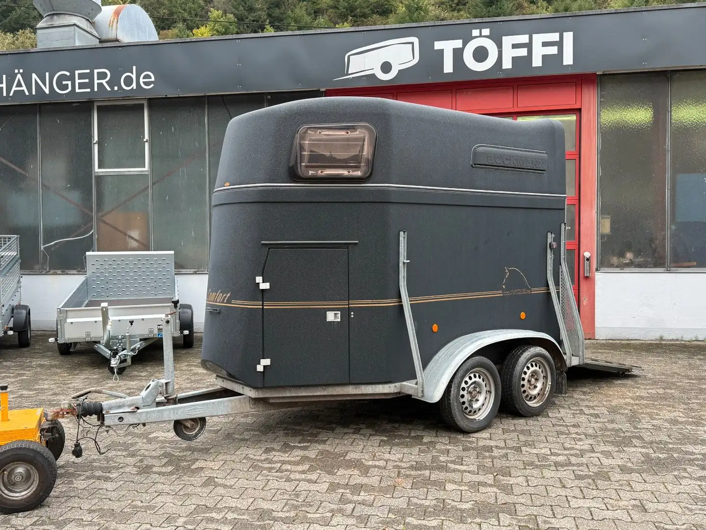 Böckmann Comfort 2.000kg Vollpoly mit Sattelkammer - 1