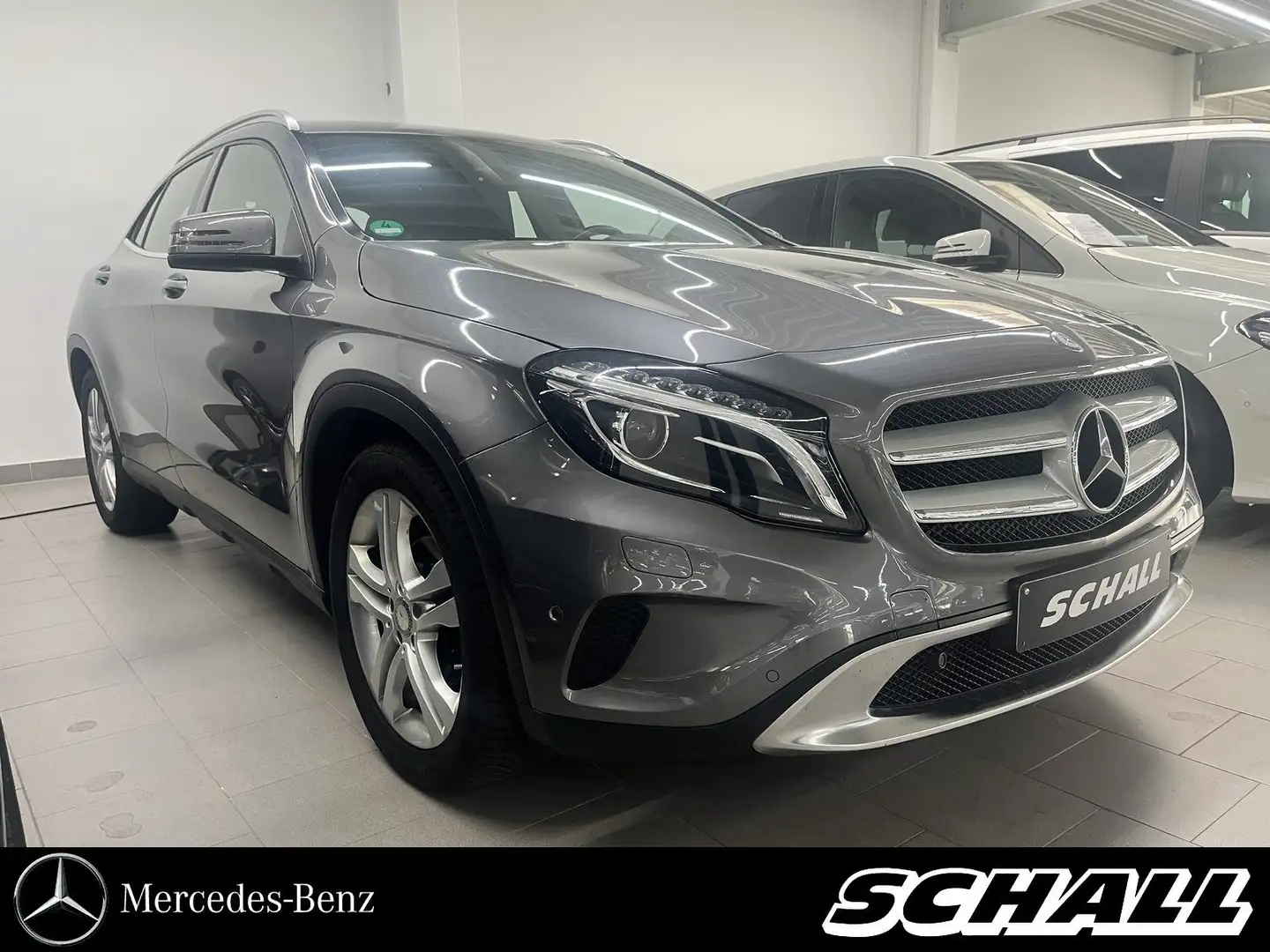Mercedes-Benz GLA 220 d URBAN+ANHÄNGERKUPPLUNG+BI-XENON+KAMERA Gri - 1