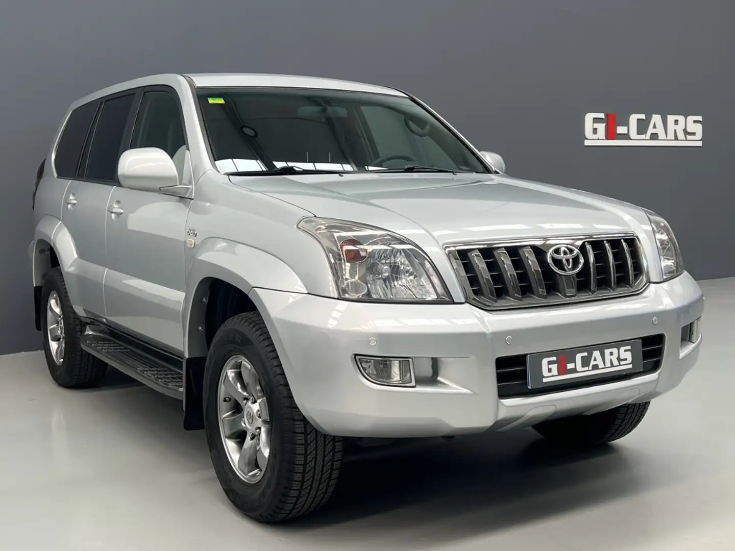 Toyota Land Cruiser D-4D VX Gris - 1