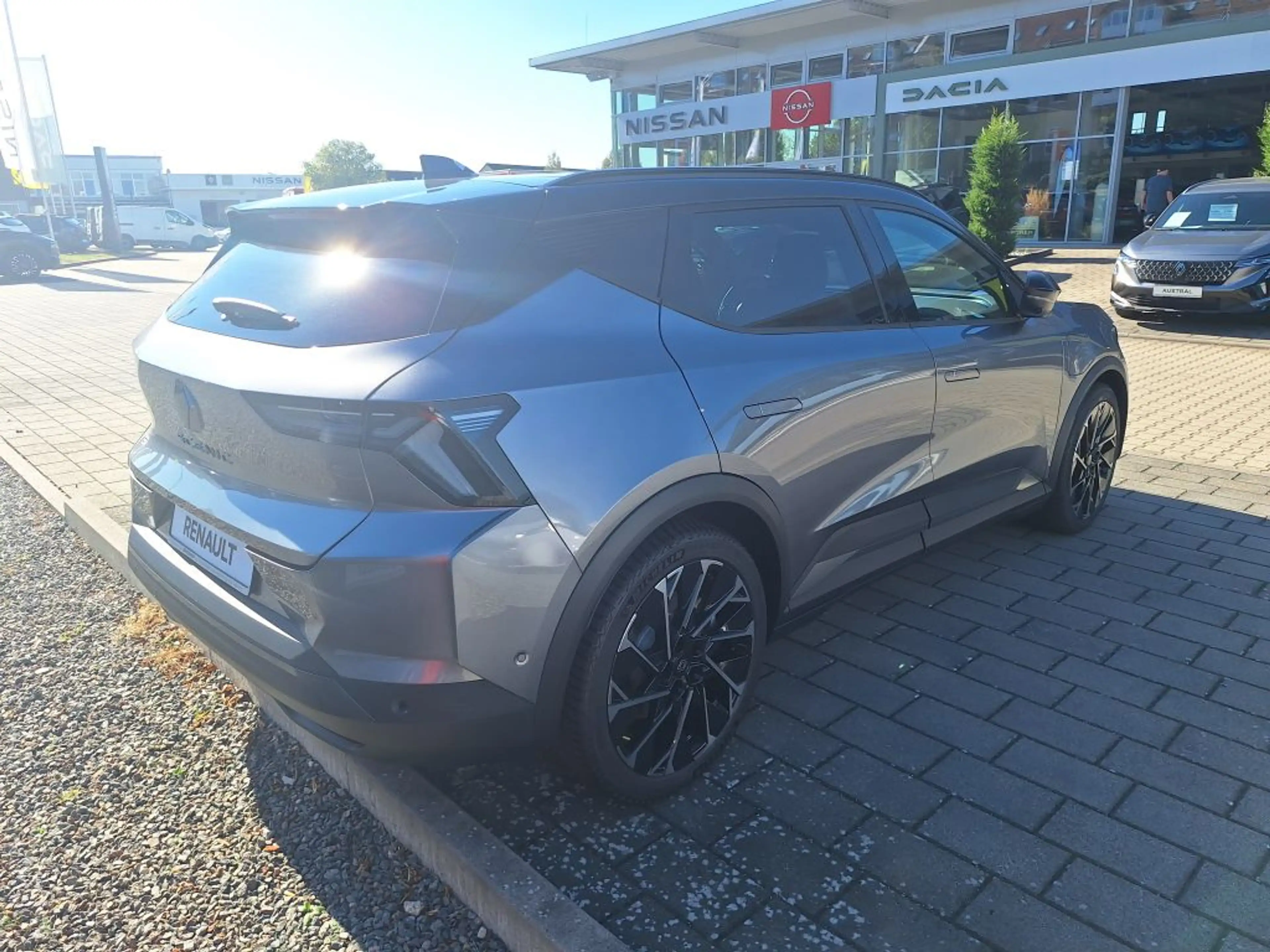 Renault Scenic E-Tech 220 Long Range Esprit Alpine — photo 3
