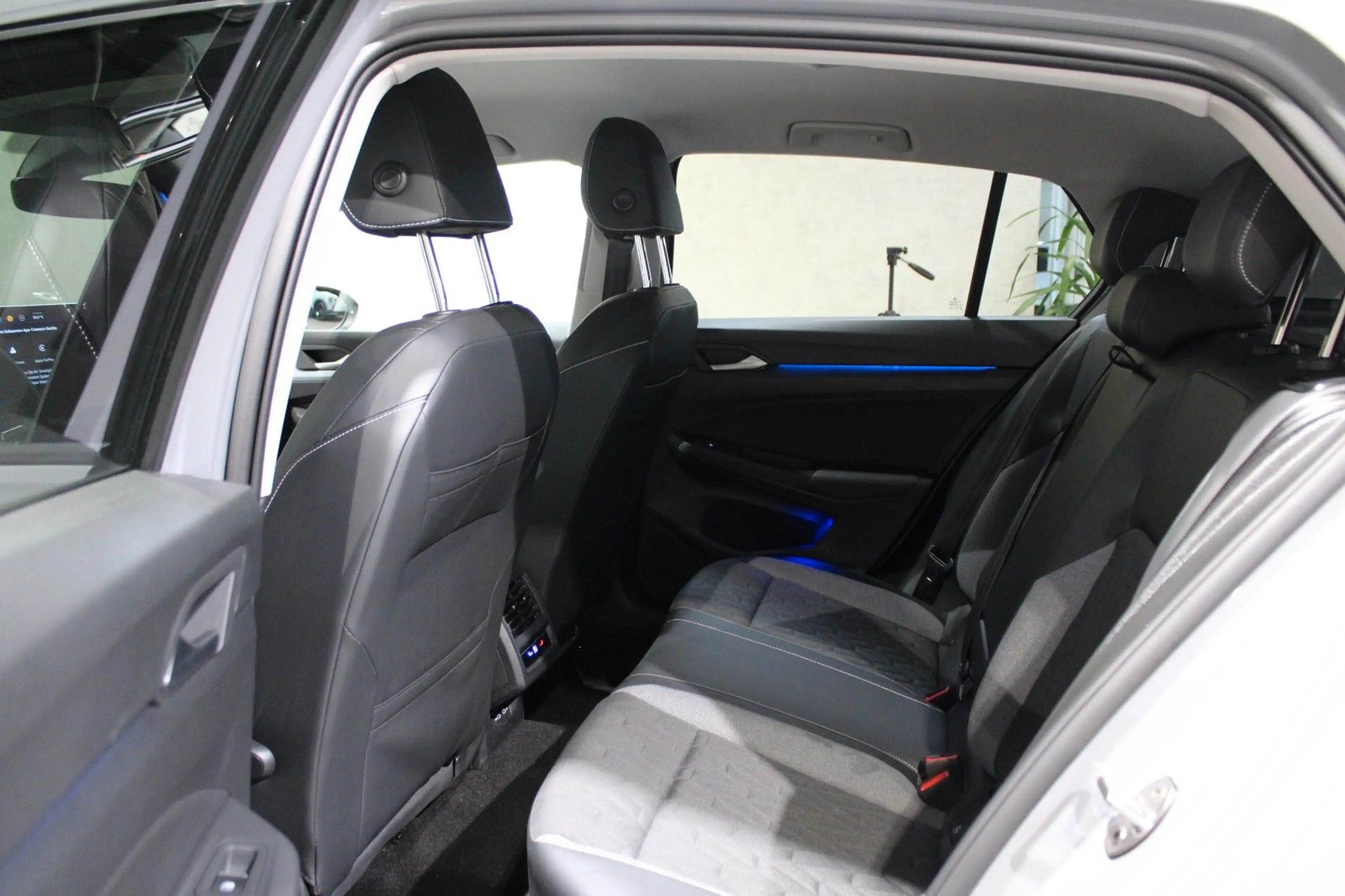 Volkswagen Golf VIII 1.5 TSI Goal*LED*ACC*AppConnect* — photo 9