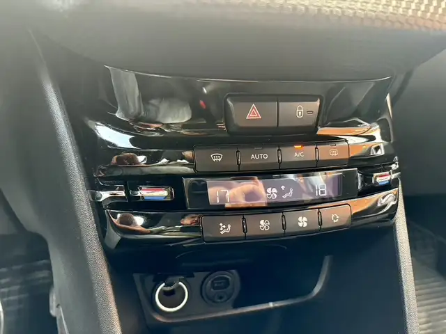 Peugeot 2008 view 12