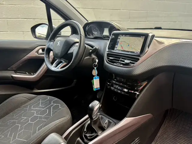Peugeot 2008 view 13