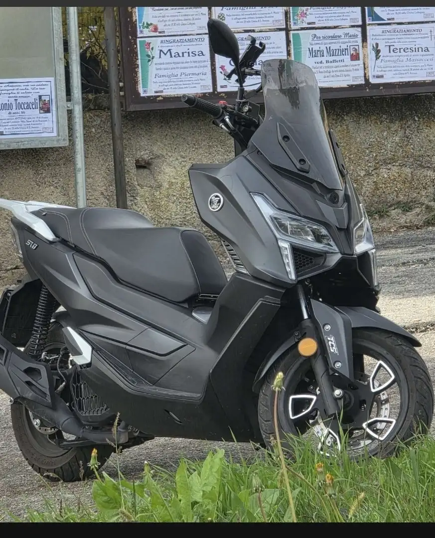 Voge SR16 125 base - 1