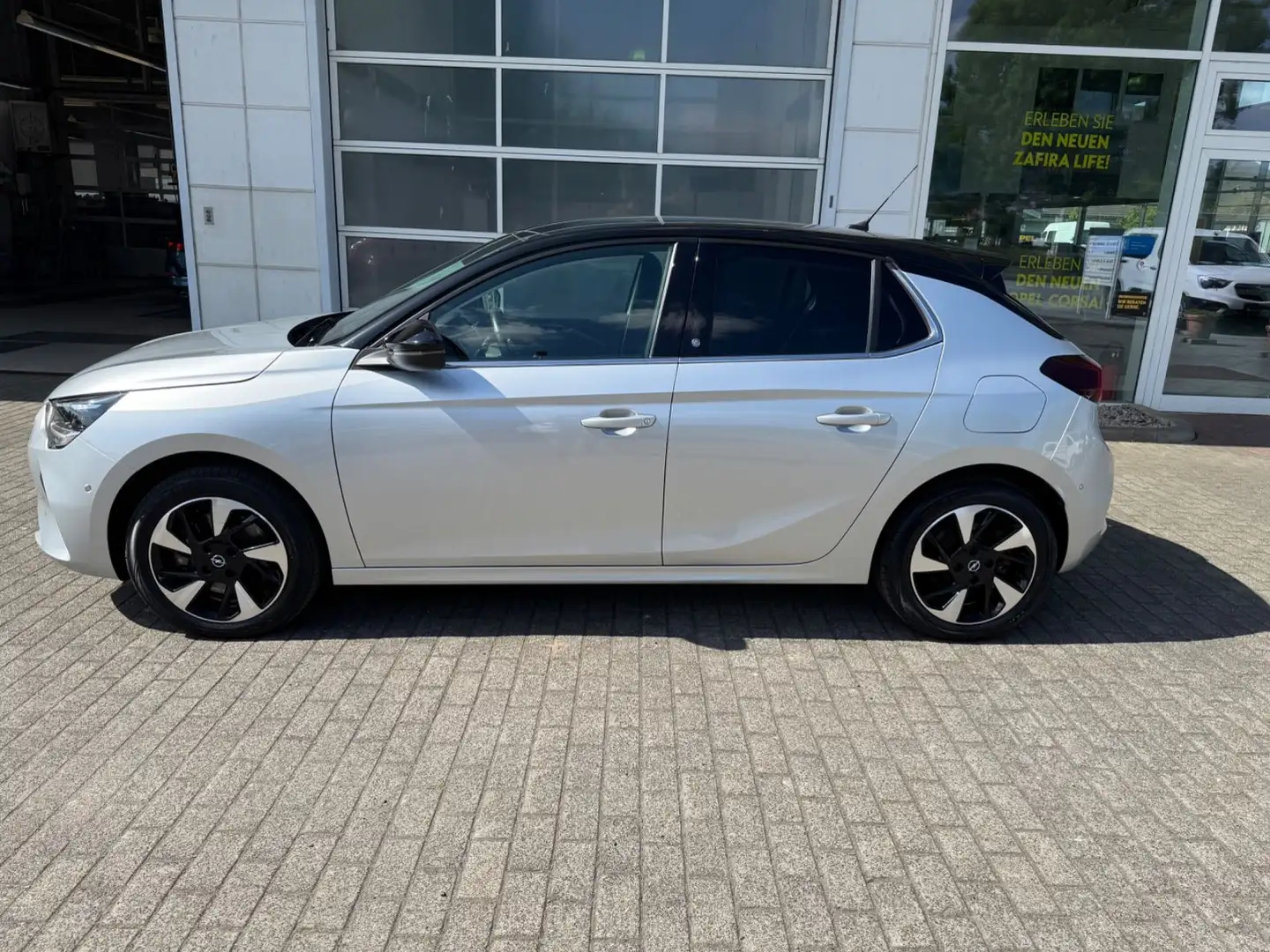 Opel Corsa F e Elegance Silber - 2
