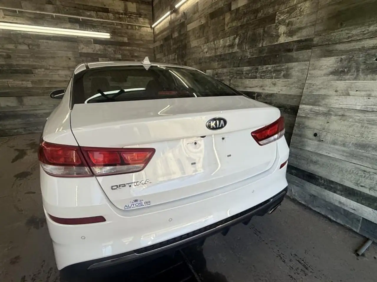 Kia Optima снимка Kia Optima
