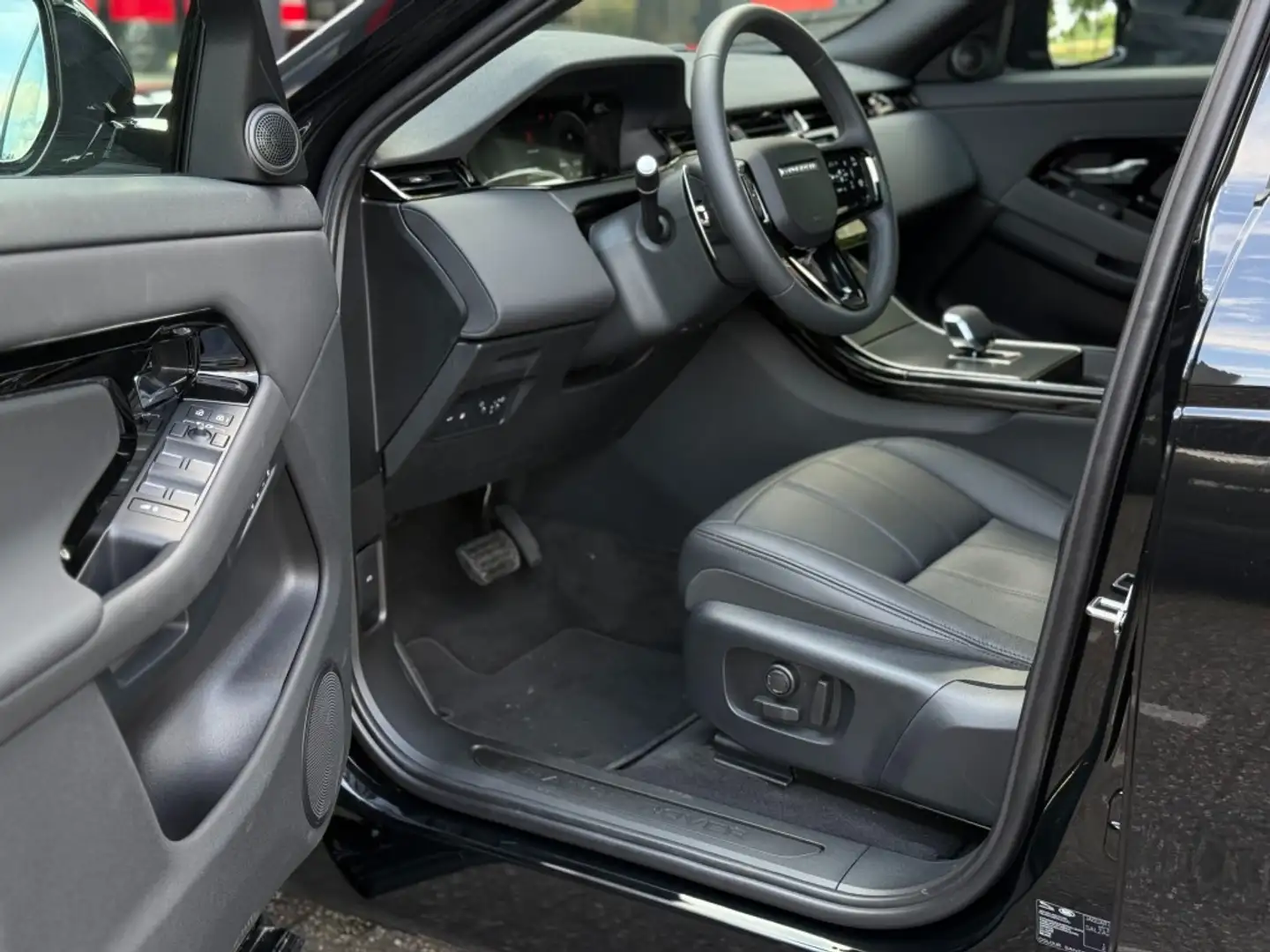 Land Rover Range Rover Evoque P270e S Edition/leer/black-pack/360 camera/5jr gar Zwart - 2