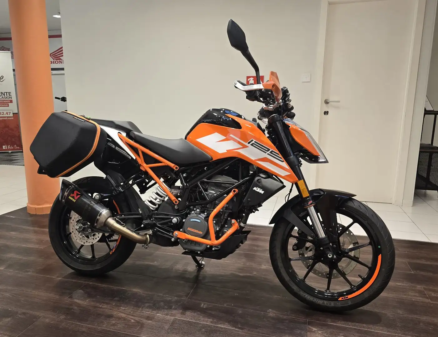 KTM 125 Duke Akrapovic Oranje - 2