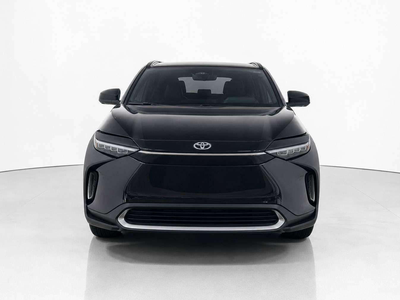2025 Toyota bZ4X XLE SUNROOF/REAR VIEW CAMERA/AWD — photo 2