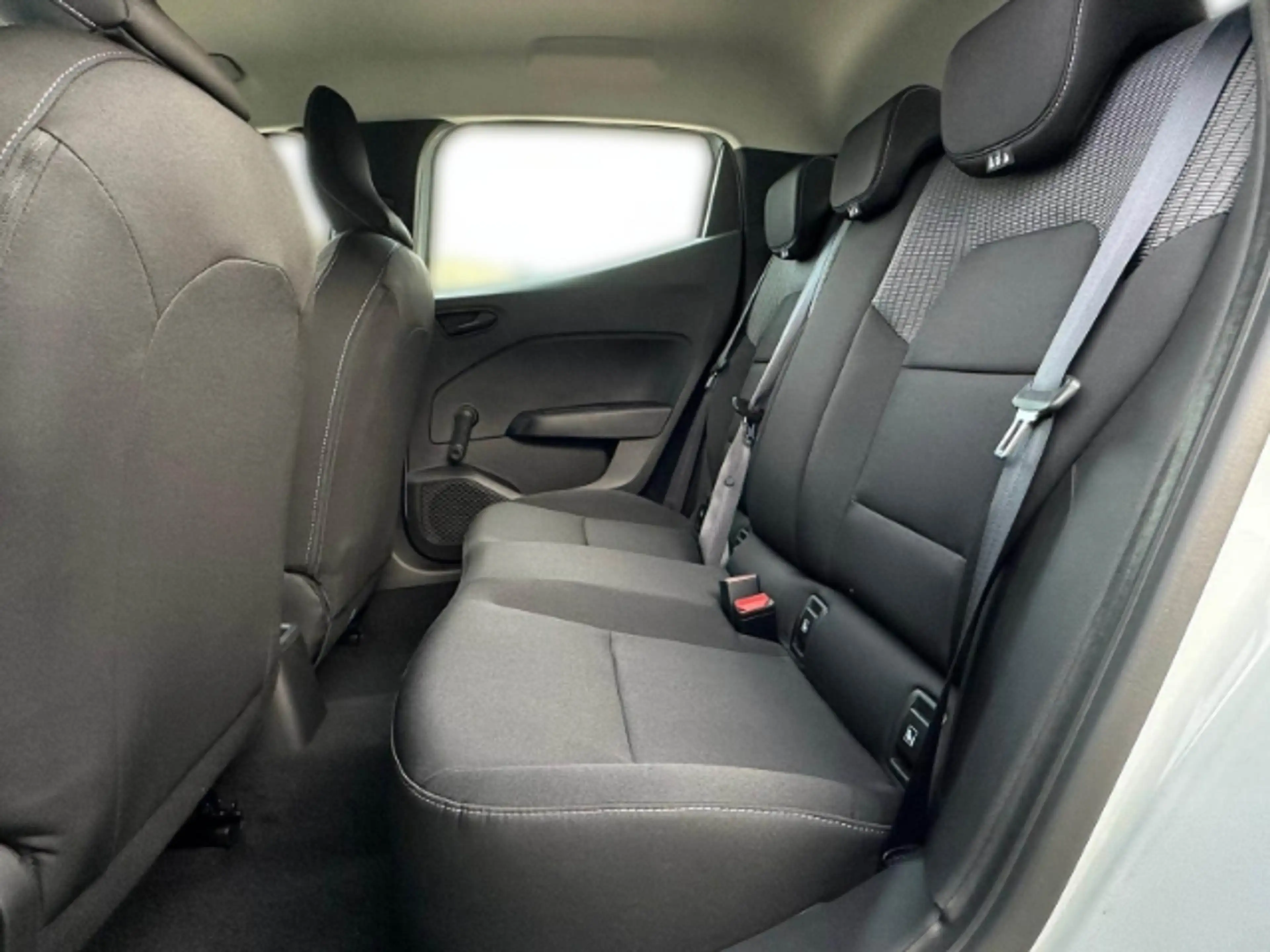 Mitsubishi Colt 1.0 Basis Klima LED DAB Spurhalteass. Verkehrszeic — photo 11