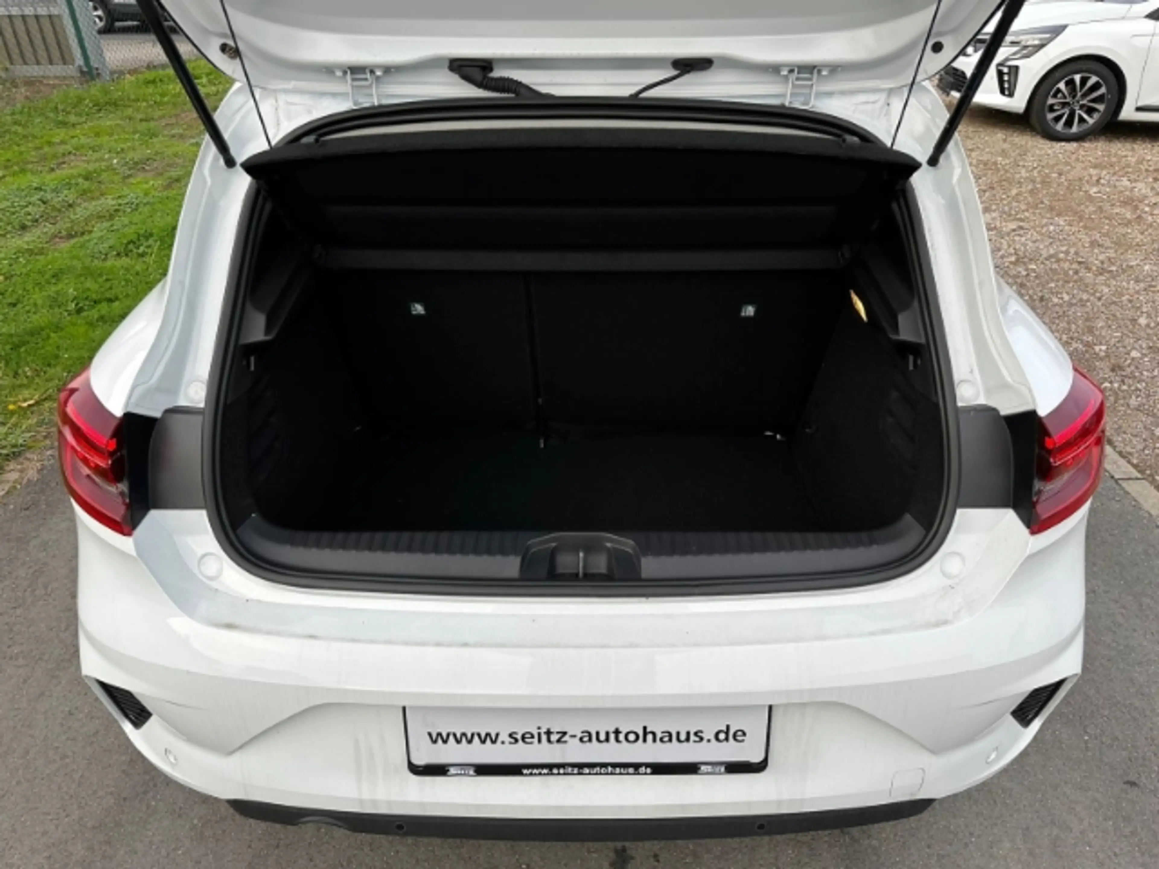 Mitsubishi Colt 1.0 Basis Klima LED DAB Spurhalteass. Verkehrszeic — photo 12
