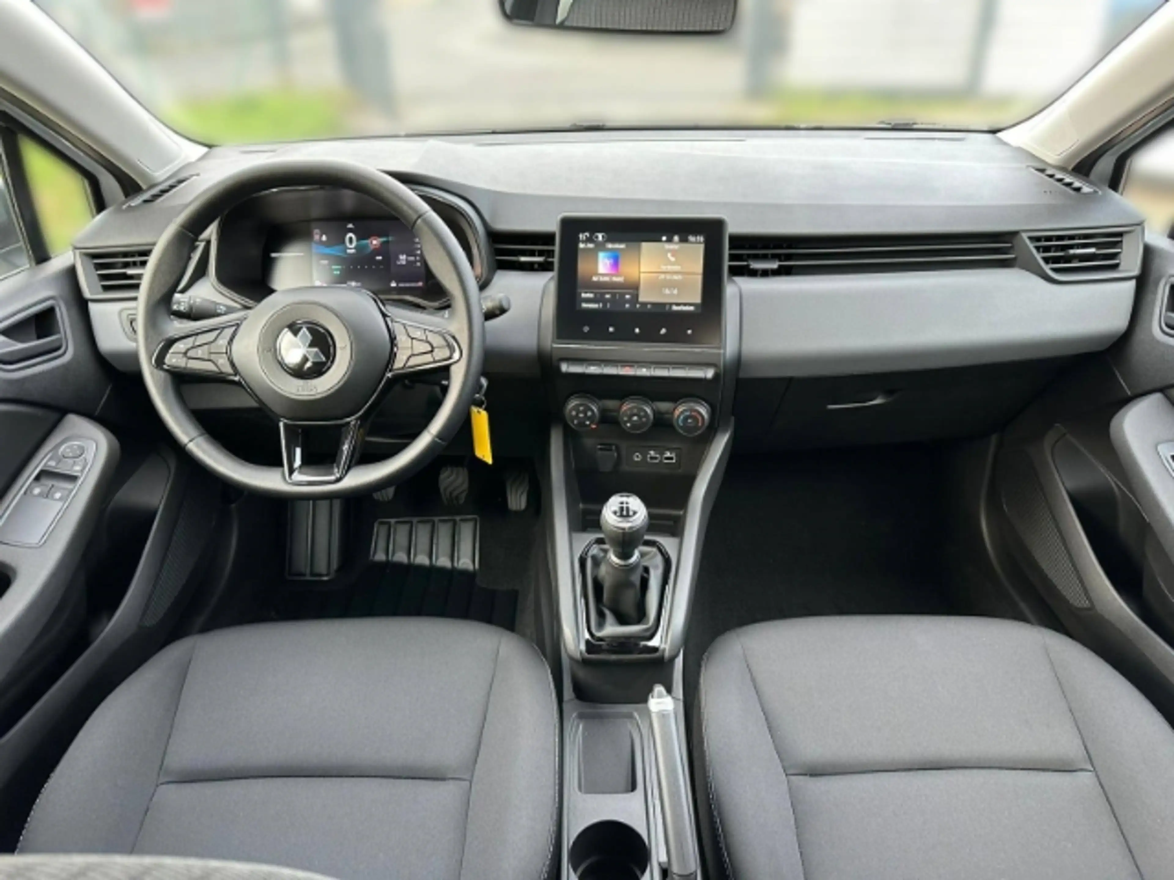 Mitsubishi Colt 1.0 Basis Klima LED DAB Spurhalteass. Verkehrszeic — photo 9