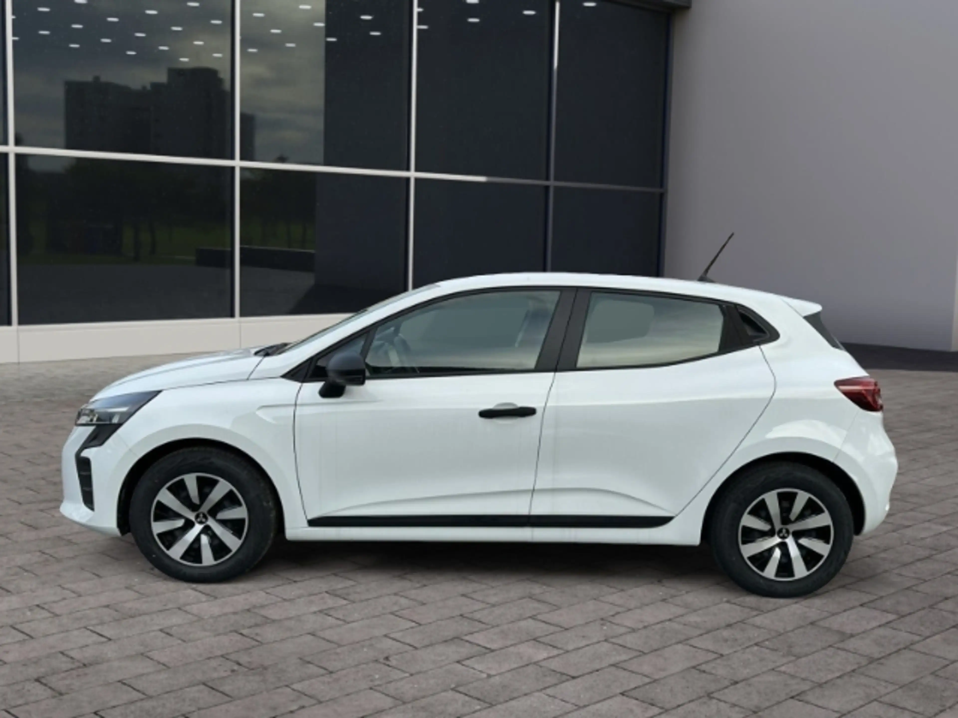 Mitsubishi Colt 1.0 Basis Klima LED DAB Spurhalteass. Verkehrszeic — photo 3